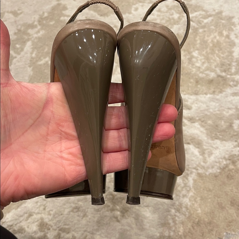 Burberry leather slingback high heel sandal size 39 - Picture 5 of 13